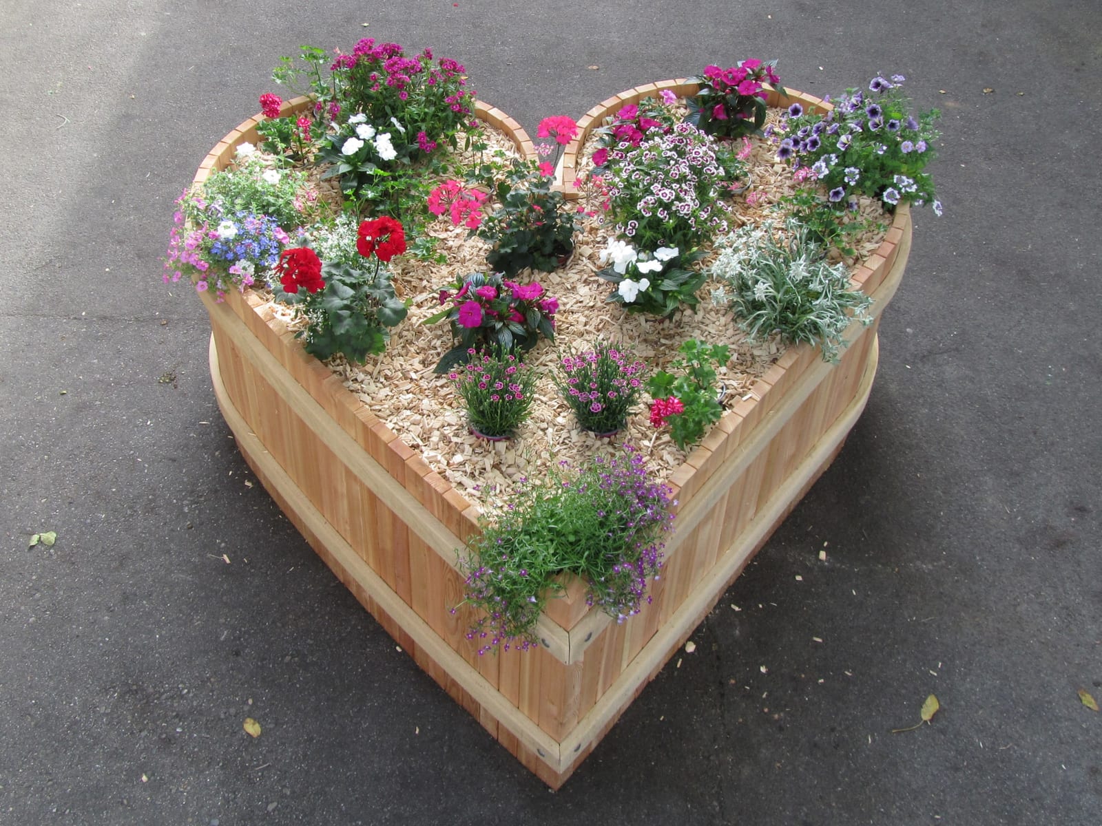 Herz-Hochbeet Ø 180 cm, Höhe 50 cm